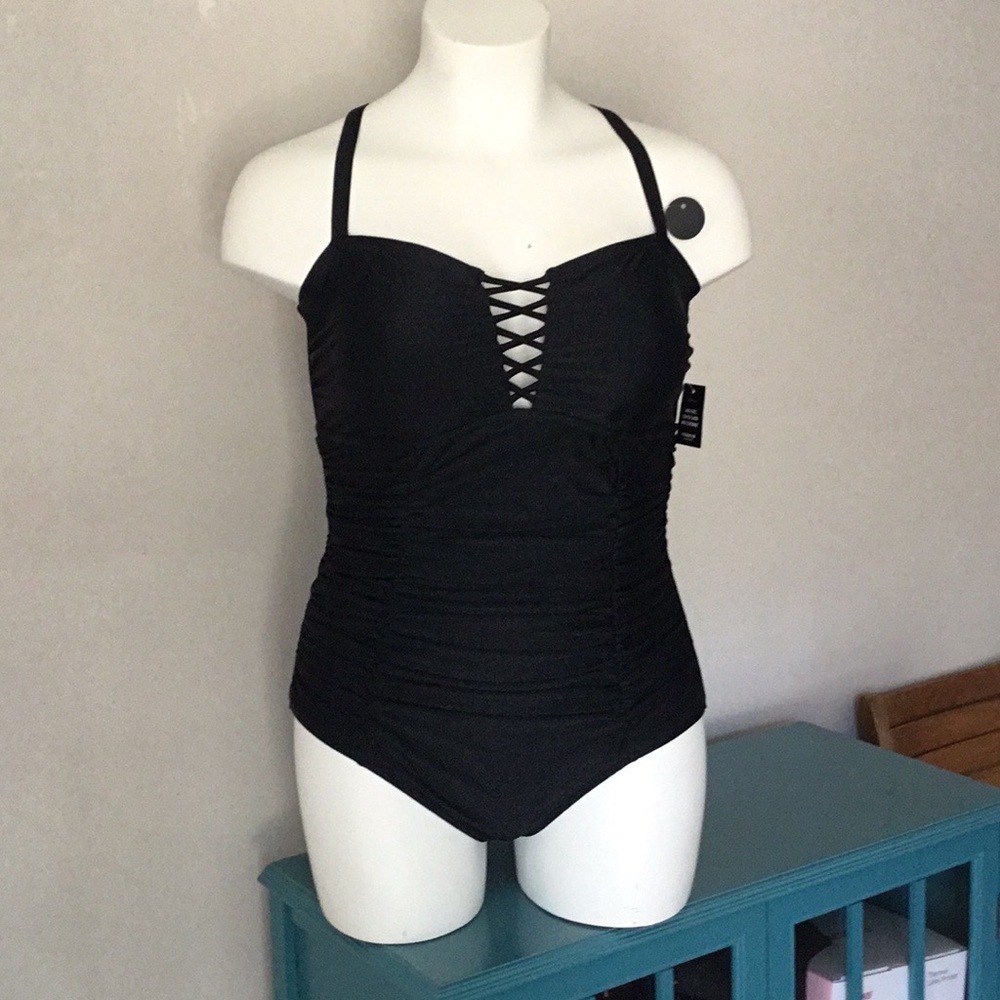 Wireless lattice one-piece swimsuit black